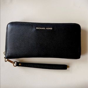 SOLD Michael Kors Continental Wristlet Wallet